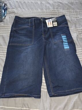 Jones New York Royal Wash Denim Bermuda Cargo Shorts